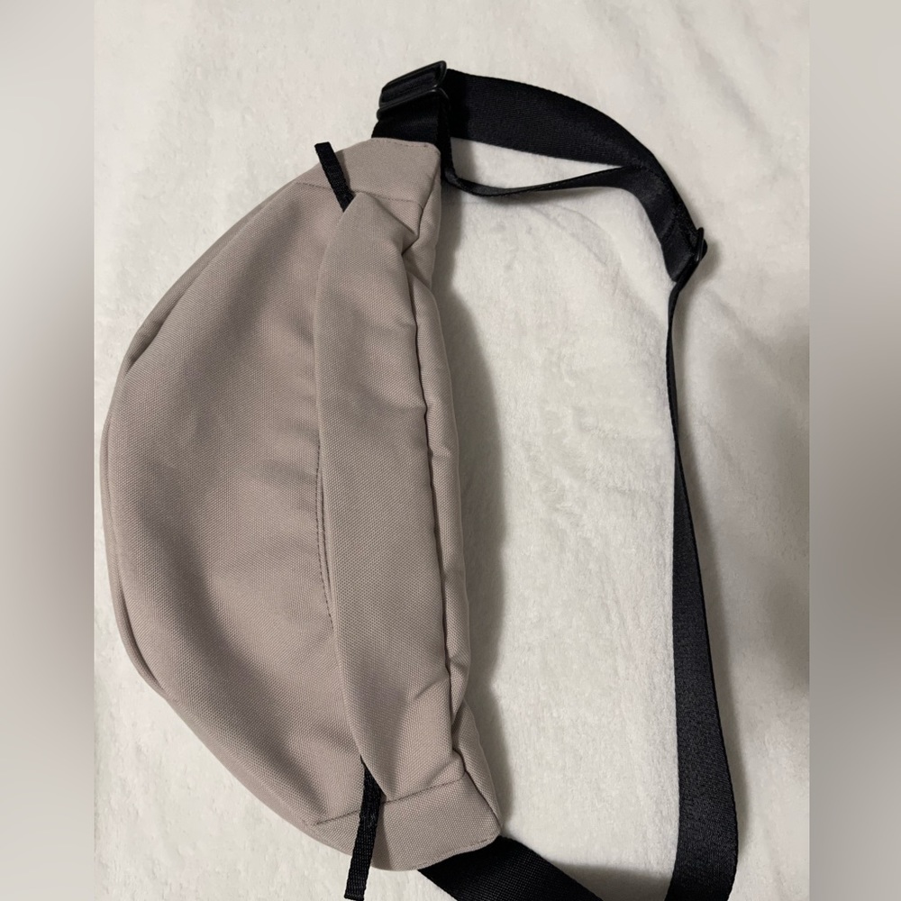 Everlane Renew Transit Bag- Warm Quartz